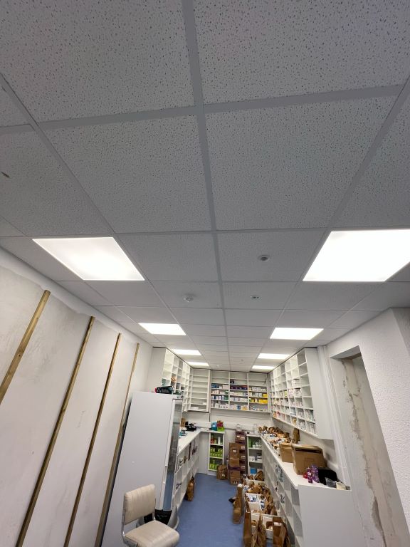 LED lighting integrated in suspended ceiling by AR Construction